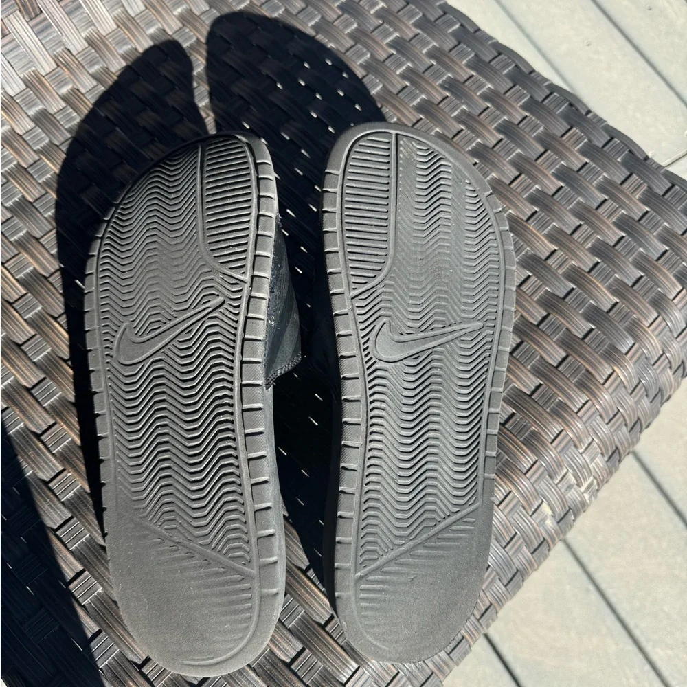 Women’s Nike slides